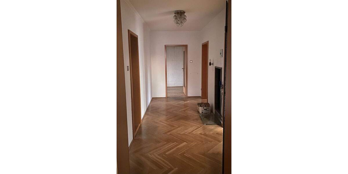 Geräumiges Familienhaus mit Balkonen und Terrasse in Nürnberg, Großreuth h d Veste 9 zimmer