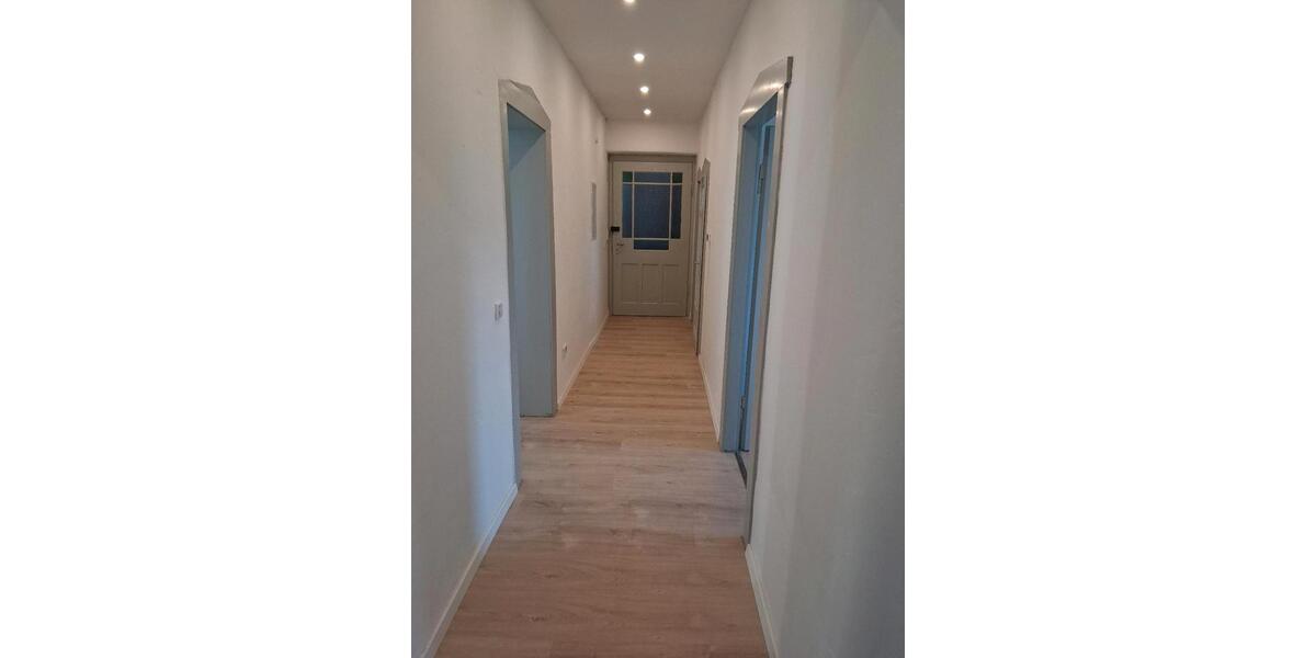 Zentrale, kernsanierte 4 Zimmer-Wohnung -Erstbezug 4 zimmer