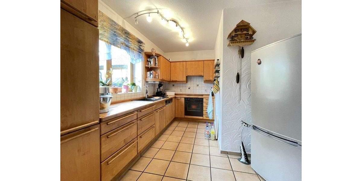 Wie ein Haus am See: Einfamilienhaus (Bj. 1993) mit Traumgarten und Garage in Lauf-Kuhnhof 5 zimmer