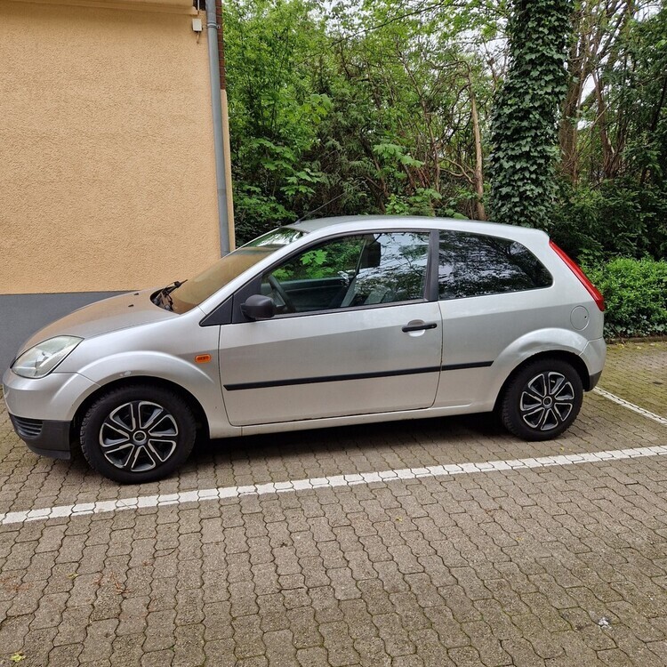 Ford Fiesta V 195.000 km 1.250 € Nürnberg 90403