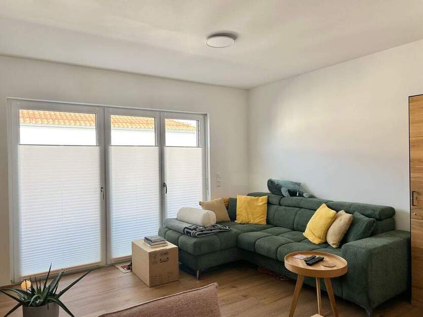 ***LIEBLINGSPLATZ*** SONNIGE 2 Zimmer Wohnung MIT EINBAUKÜCHE TERRASSE UND GARTENANTEIL