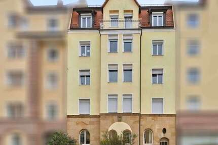 Haus zum Kaufen in Nürnberg 1.390.000 € 530.8 m² 18 zimmer