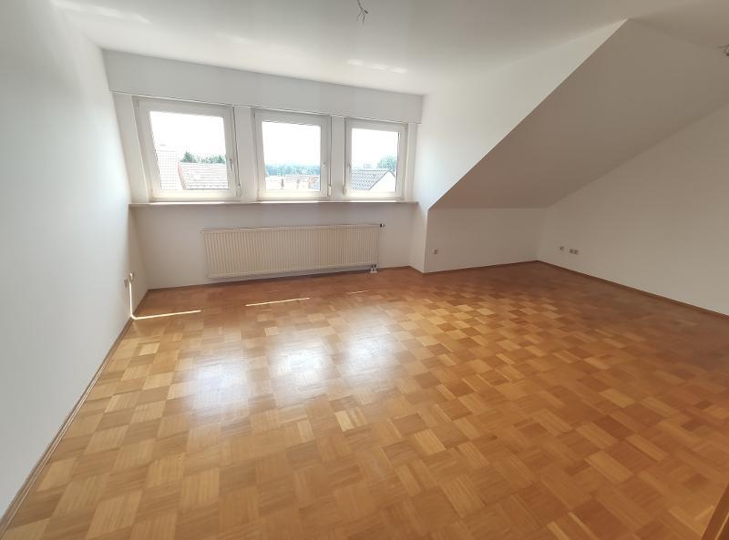 3 Zi. Wohnung (Nr. 6) im DG (2. OG) mit Balkon und Garage 3 zimmer