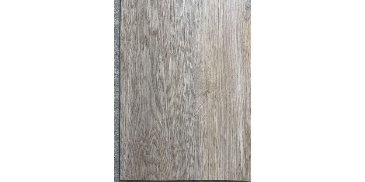 Gemütliche Dachgeschosswohnung mit französischem Balkon 2 zimmer