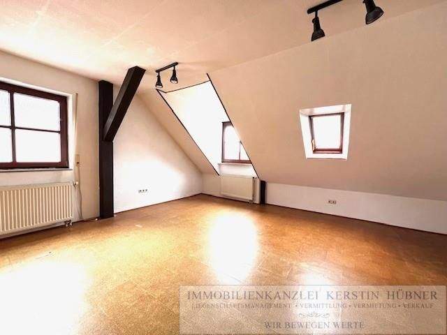 Reserviert: Viel Platz für die Familie und fußläufig zur Innenstadt: Großes REH mit Garten, Carport, Keller in ruhige... 6 zimmer