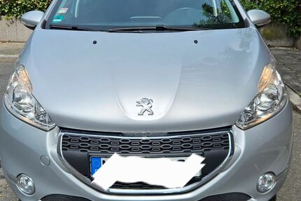 Peugeot 208 66.000 km 6.000 &euro; Nürnberg 90419