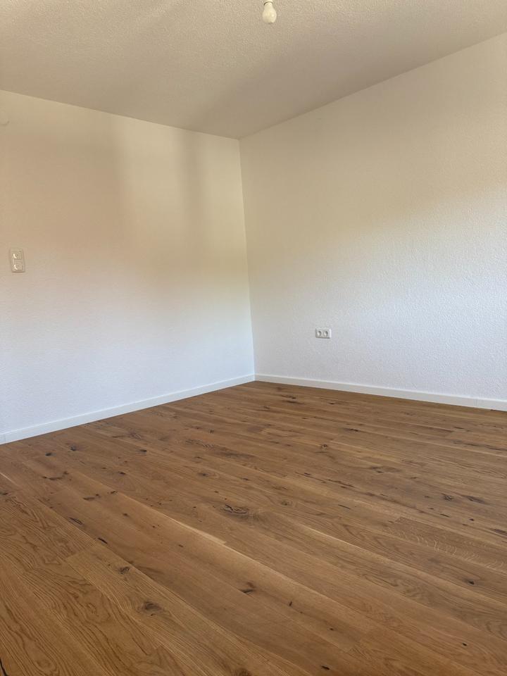 3-ETAGEN-HAUS MIT VIEL PLATZ UND GROßER TERRASSE IN WEIHERHOF
