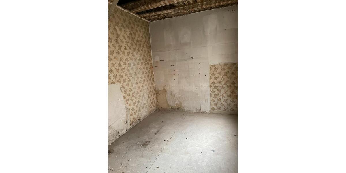 Etagenwohnung Nürnberg Sankt Leonhard - 8 Zimmer, 200 m&sup2;, 300.000&euro; | Angebot:27007176
