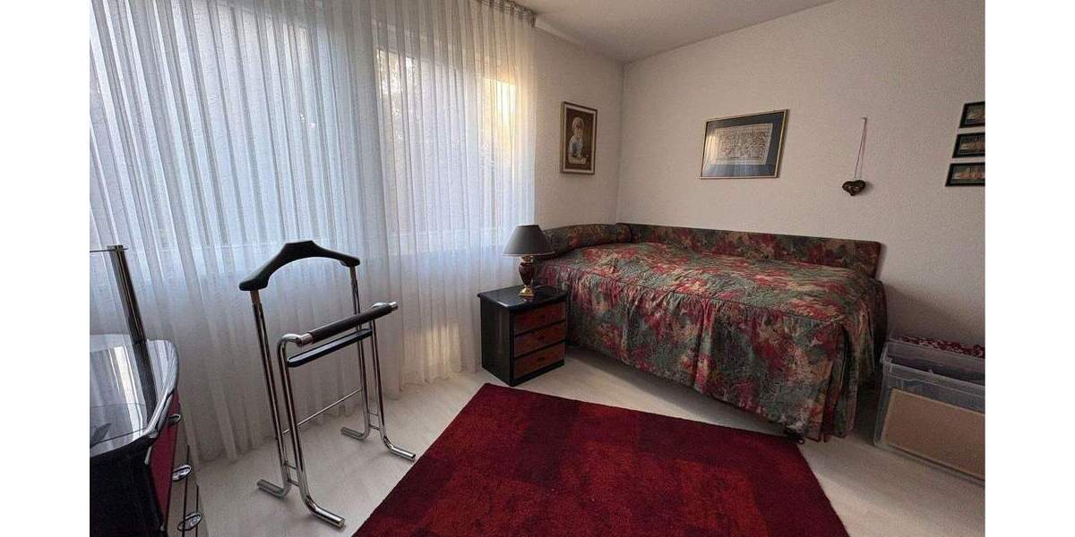 Ruhiges Wohnen in gewachsener Wohngegend...Freistehender Bungalow in ER-Tennenlohe 5 zimmer