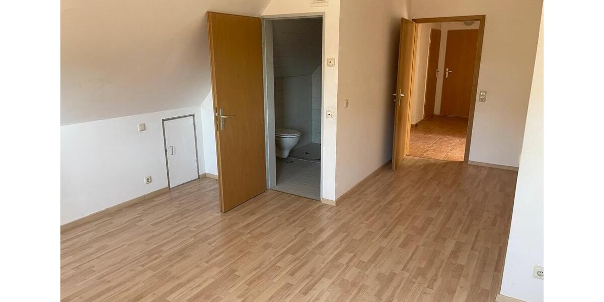 Etagenwohnung Schnaittach - 5 Zimmer, 160 m&sup2;, 1.000&euro; | Angebot:26398619