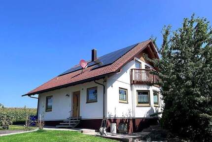 Schönes Einfamilienhaus mit großem Grundstück und Traumblick ins Grüne! 5 zimmer