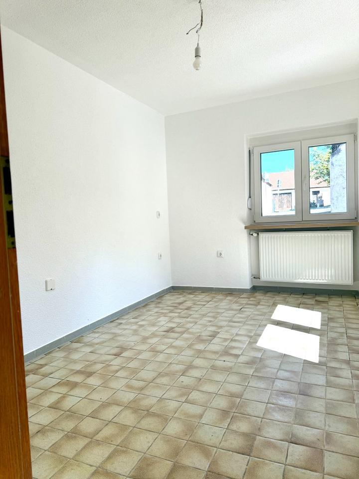 3-ETAGEN-HAUS MIT VIEL PLATZ UND GROßER TERRASSE IN WEIHERHOF