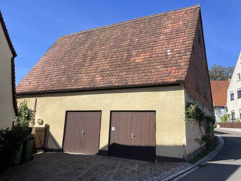 Bauernhaus mit Scheune und EinliegerWohnung