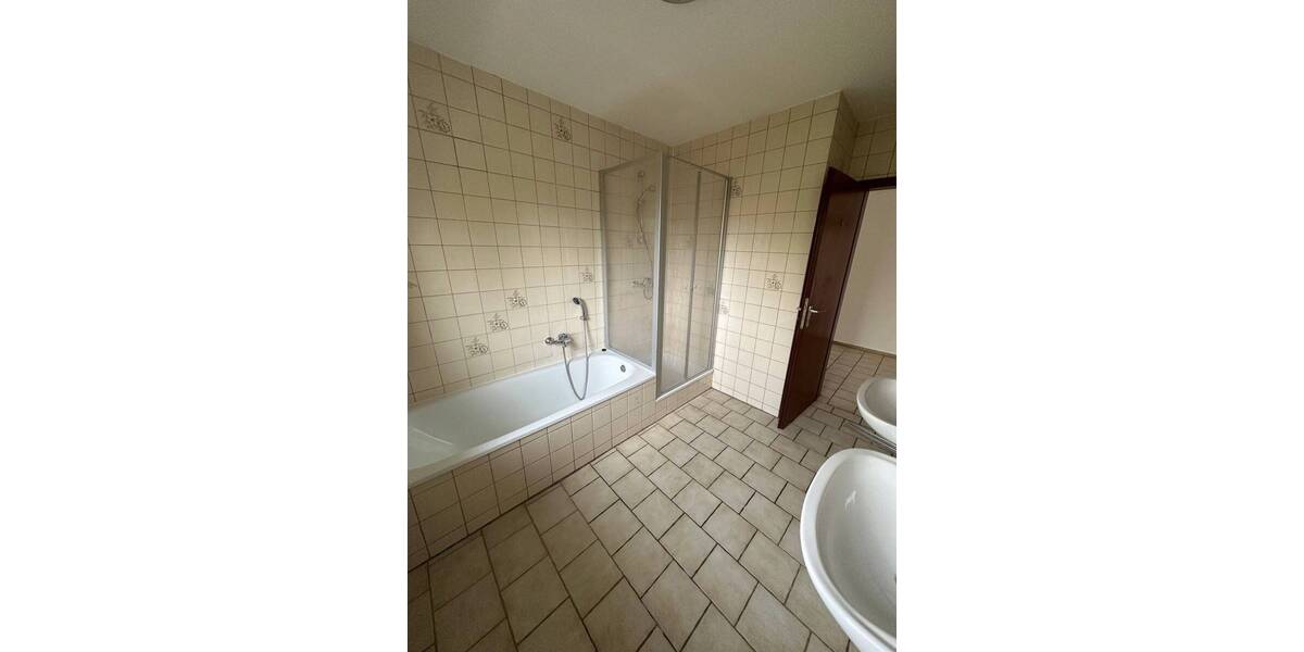 Etagenwohnung Puschendorf - 5 Zimmer, 134 m&sup2;, 1.200&euro; | Angebot:26486720