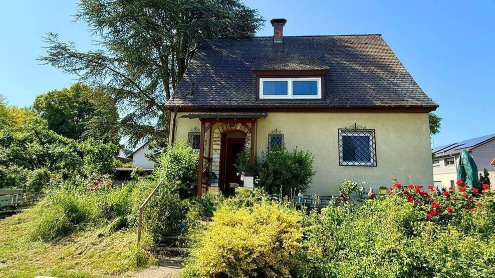 NEU! Malerisches EFH mit 700 qm Grund und ca. 120 qm Wohnläche