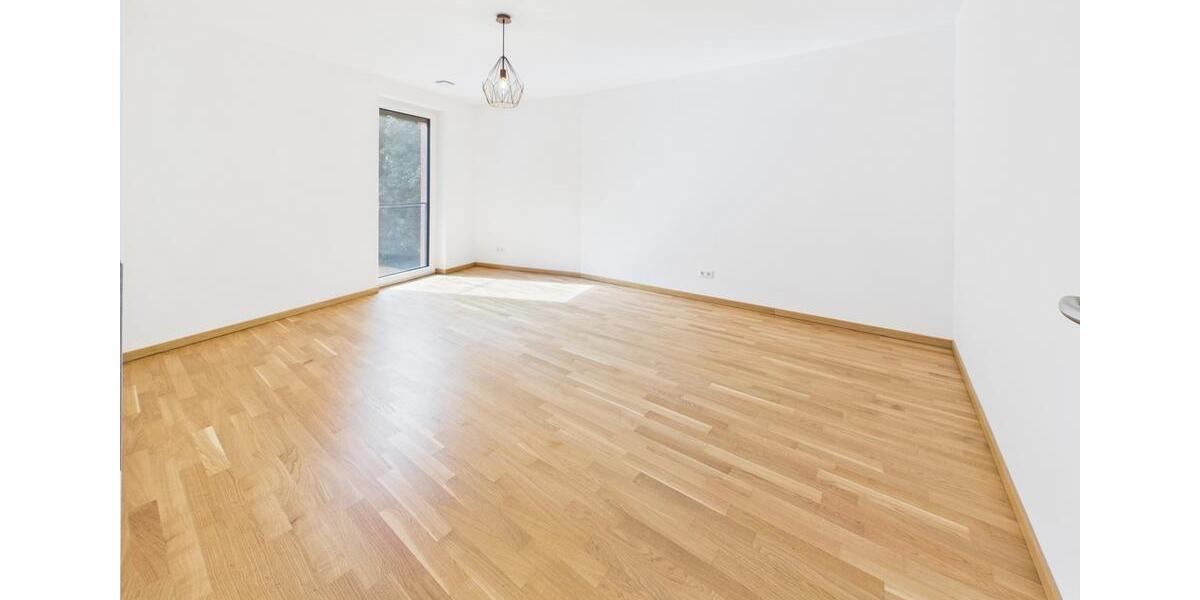 Große komfort Wohnung mit EBK und eigener ca. 25m² großer Dachterrasse 5 zimmer