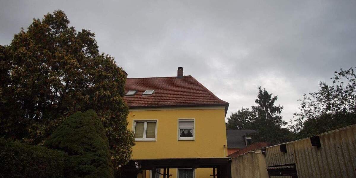 Wohnhaus mit 3 Wohnungen in Nürnberg - Laufamholz 9 zimmer