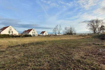 Grundstück mit Baugenehmigung für Doppelhaushälfte in Nürnberg-Höfles zimmer