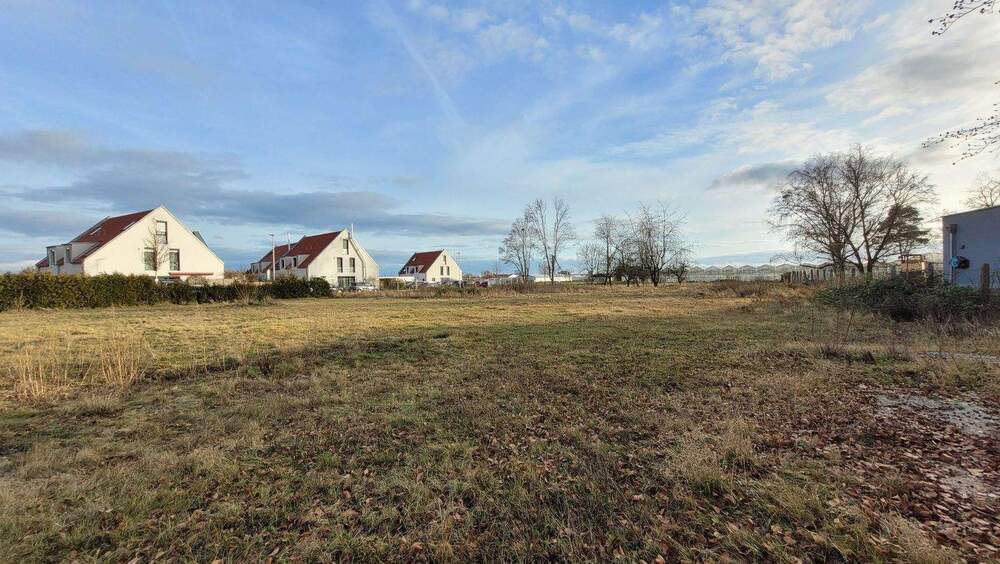 Grundstück mit Baugenehmigung für Doppelhaushälfte in Nürnberg-Höfles zimmer