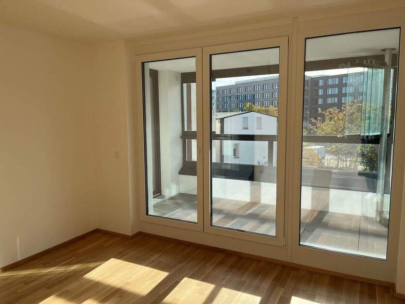 2-Zimmer-Wohnung mit EBK und Loggia in zentraler Lage! 2 zimmer