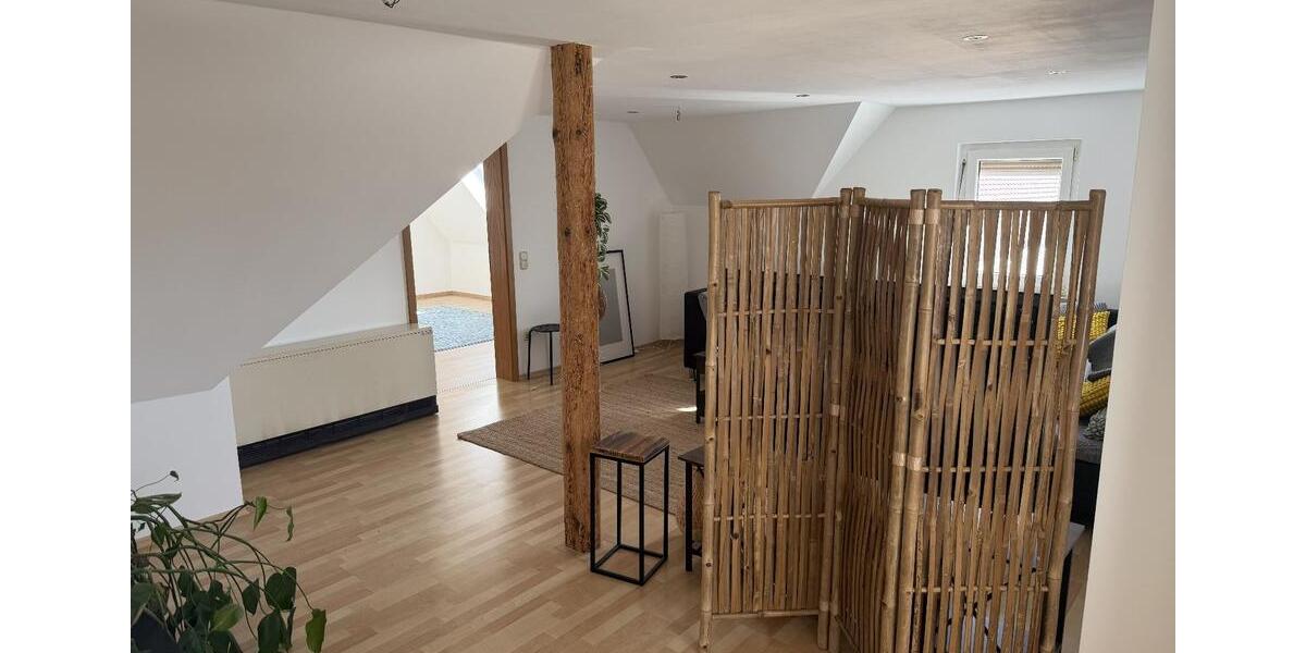 Dachgeschoßwohnung Heßdorf - 3 Zimmer, 70 m&sup2;, 690&euro; | Angebot:27622519