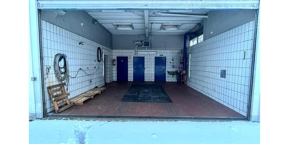 Schöne Autokosmetik, Aufbereitung, Autopflege, Gewerbefläche zimmer