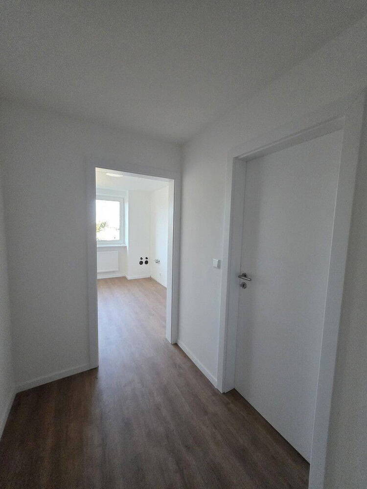 PROVISIONSFREI Attraktive, komplett renovierte 2-Zimmer-Wohnung mit Balkon zentrale Lage in Fürth