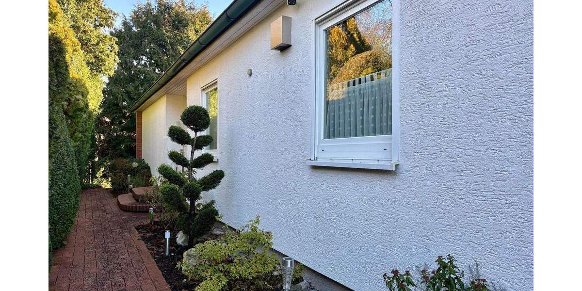 Ruhiges Wohnen in gewachsener Wohngegend...Freistehender Bungalow in ER-Tennenlohe 5 zimmer