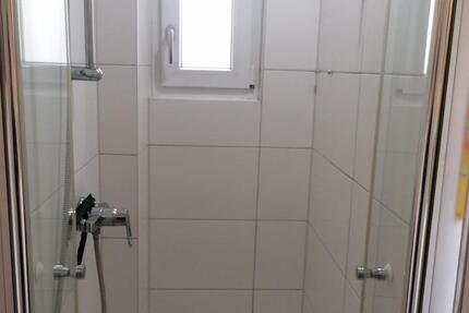 Lichtdurchflutetes möbliertes 2 Zimmer Altbau Apartment zimmer