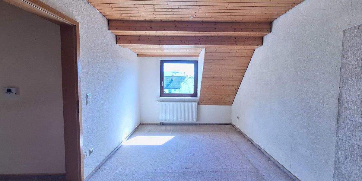 Gepflegtes Dreifamilienhaus in schöner Wohnlage mit zwei Einzelgaragen 7 zimmer