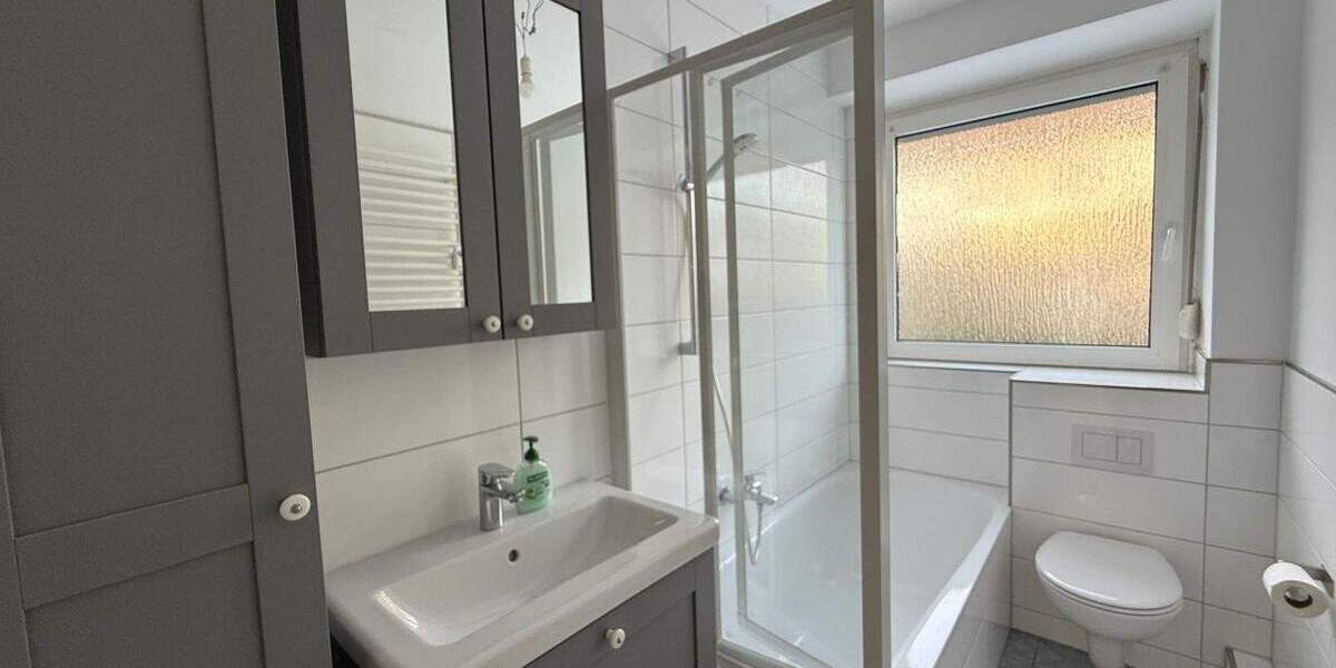 Nürnberg Falkenheim - saniertes Zweifamileinhaus mit Doppelgarage und großem Garten 6 zimmer