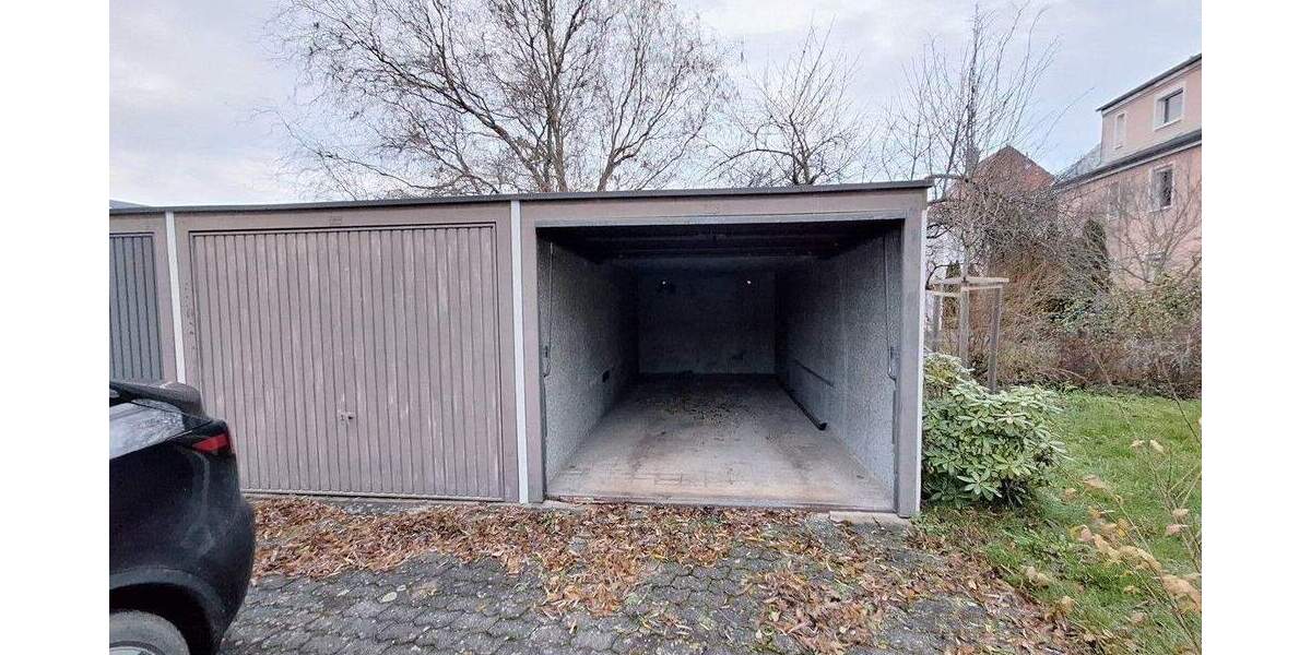 Gepflegtes Dreifamilienhaus in schöner Wohnlage mit zwei Einzelgaragen 7 zimmer