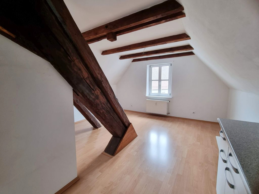 Schöne 3-Zi-Whg - FÜR MAXIMAL 2 PERSONEN -Einbauküche – Tageslichtbad – Wiesengrund in Laufweite zimmer