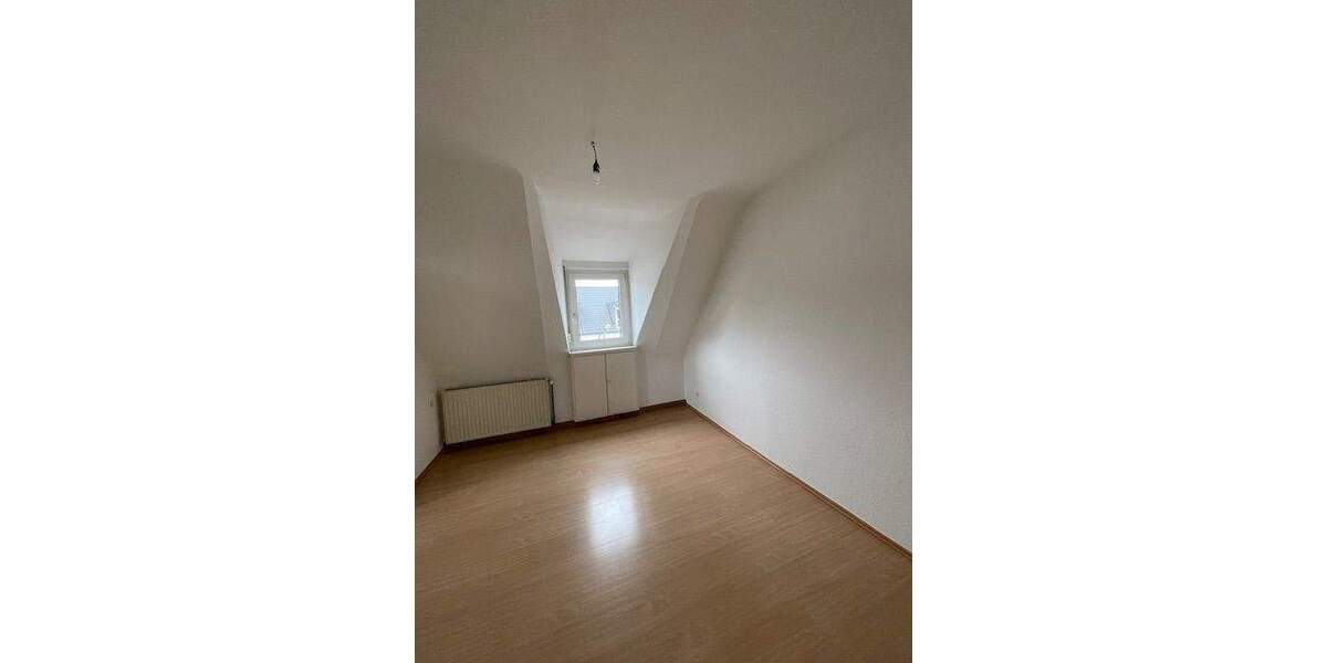 ***NEUES JAHR NEUE WOHNUNG...die RUHE SPÜREN...tolle Dachwohnung...EINBAUKÜCHE*** 3 zimmer