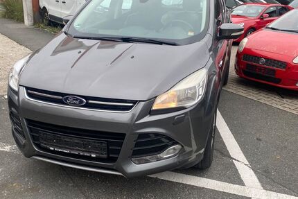 Ford Kuga 246.000 km 7.900 € Fürth 90763