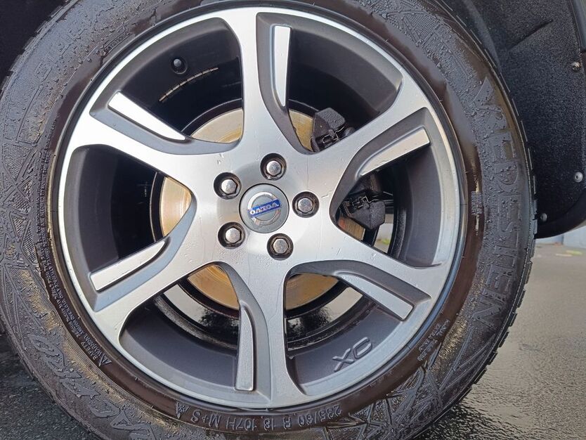 Volvo XC60 215.000 km 9.600 € Nürnberg 90469