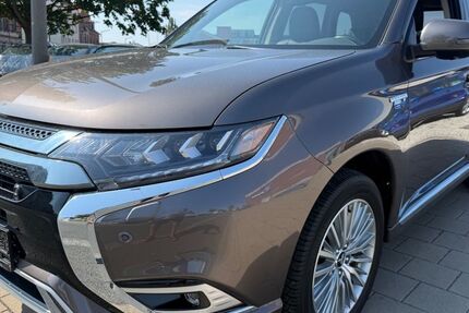 Mitsubishi Plug-in Hybrid Outlander 30.660 km 20.950 &euro; Fürth 90763