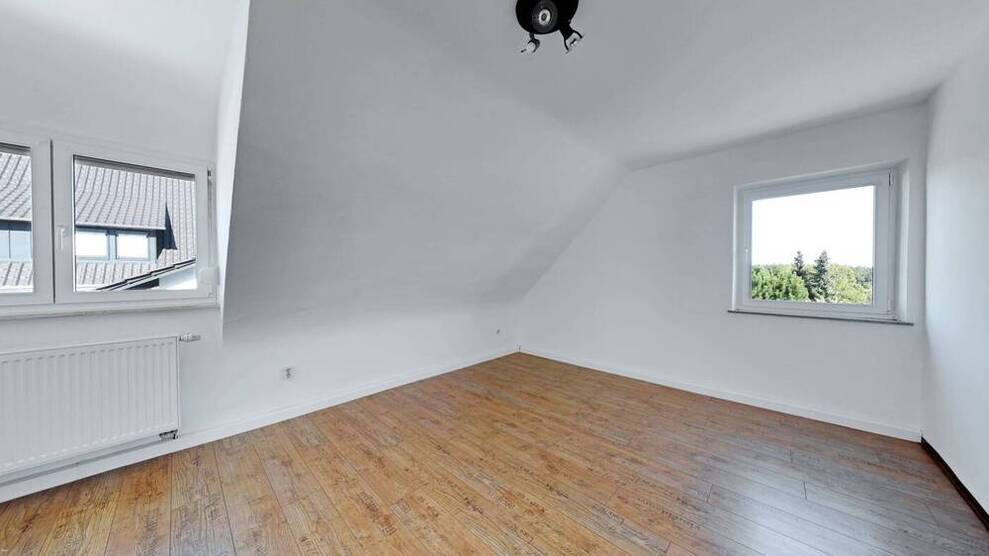 Hier lohnt sich ein zweiter Blick! Ein- oder Zweifamilienhaus mit Doppelgarage in Unterferrieden