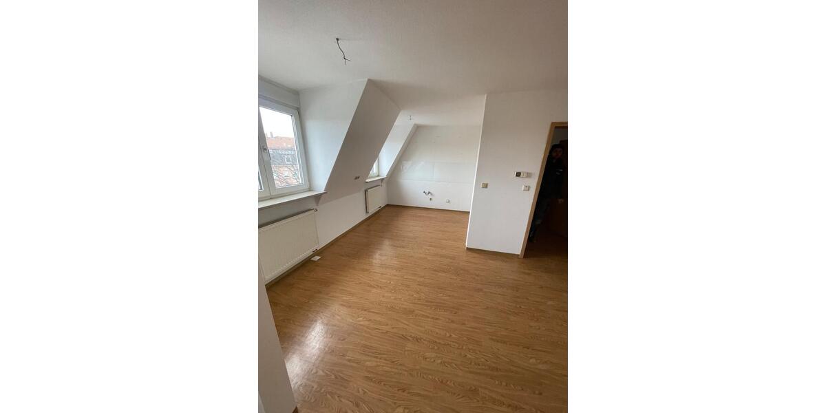 Dachgeschoßwohnung Nürnberg Gleißhammer - 2 Zimmer, 64 m&sup2;, 600&euro; | Angebot:25783102