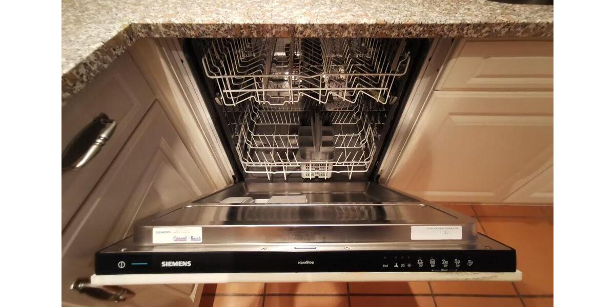 Traum Maisonettewohnung teilmöbliert mit 3 Balkonen, Einbauküche 3 zimmer