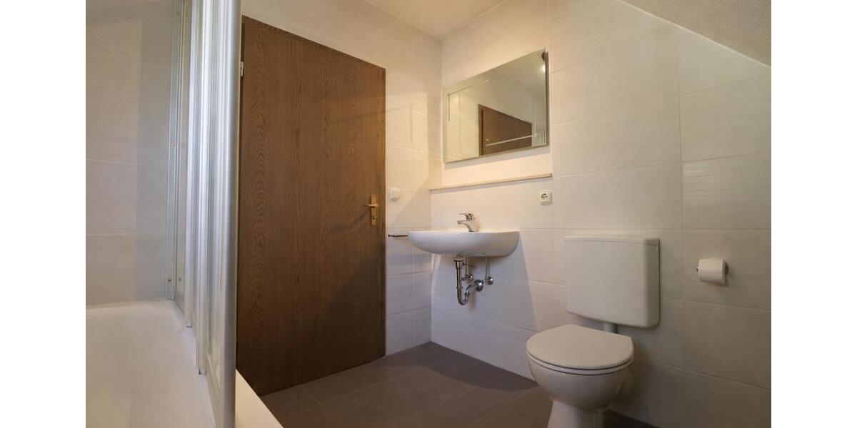Dachgeschoßwohnung Erlangen Alterlangen - 2 Zimmer, 71 m&sup2;, 770&euro; | Angebot:26262655