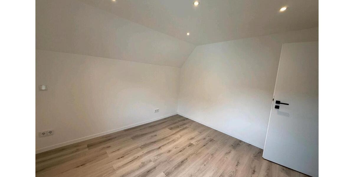Neu Renoviert 2 Zimmer Wohnung ca. 50 qm in der Nähe Piasten zimmer