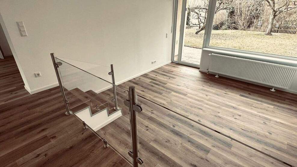 Top sanierte DHH mit neuer EBK + Garage in rhg. Lage N-Ziegelstein 5 zimmer