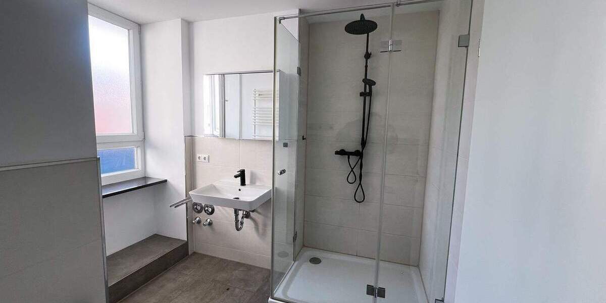 Etagenwohnung Nürnberg Steinbühl - 2 Zimmer, 65 m&sup2;, 1.000&euro; | Angebot:26713102