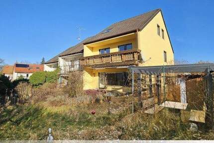 Viel Platz für die ganze Familie: Großes REH mit Garten & Garage in beliebter Lage von Schwabach 7 zimmer