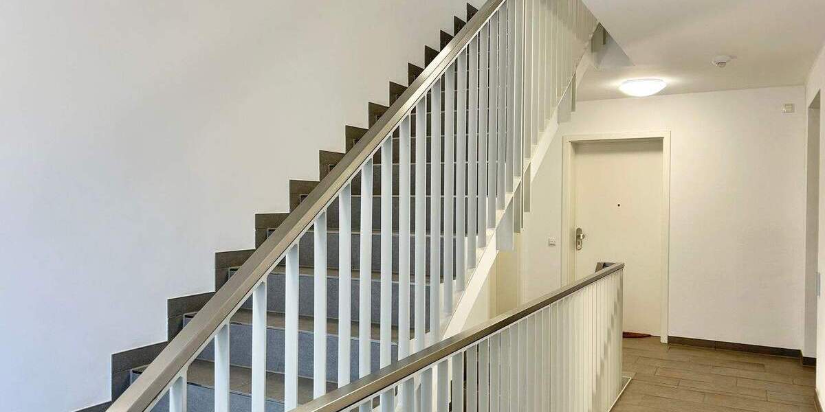 ***REDNITZ JUWEL*** SONNIGE 2 ZIMMER WOHNUNG MIT EINBAUKÜCHE, BALKON UND TIEFGARAGENSTELLPLATZ 2 zimmer