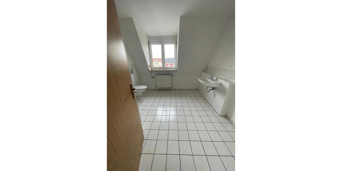 Dachgeschoßwohnung Nürnberg Gleißhammer - 2 Zimmer, 64 m&sup2;, 600&euro; | Angebot:25783102
