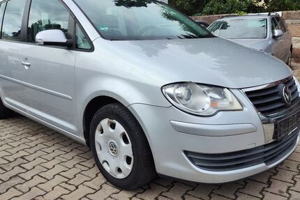 VW Touran 285.984 km 2.250 &euro; Nürnberg 90431