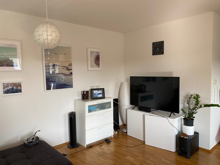 moderne 2 Zi PenthouseWohnung Nähe Siemens Campus