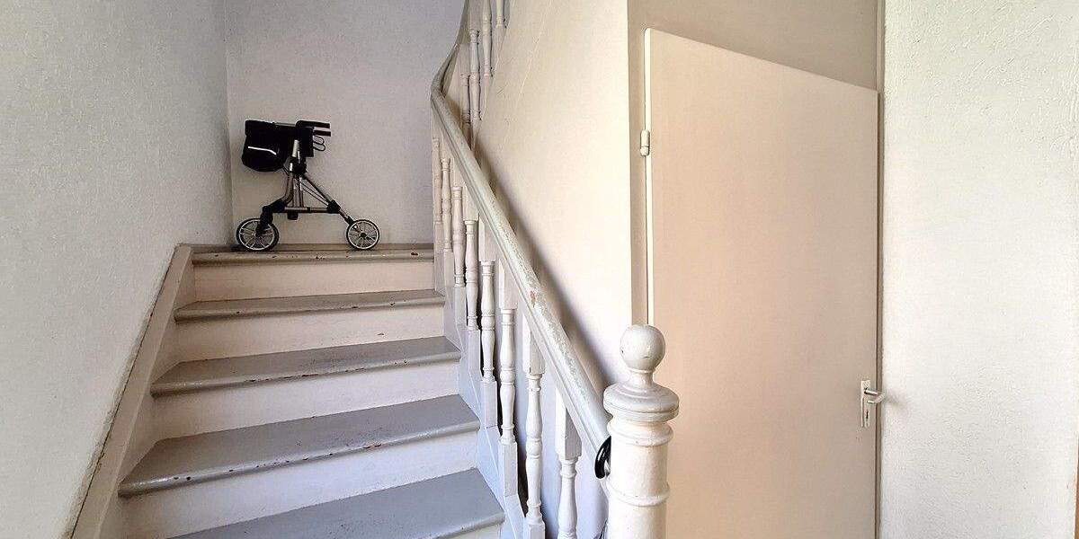 Gepflegtes Dreifamilienhaus in schöner Wohnlage mit zwei Einzelgaragen 7 zimmer